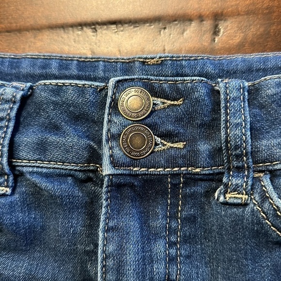 SO Medium Wash Denim Jean Shorts Size 3 - Picture 2 of 9